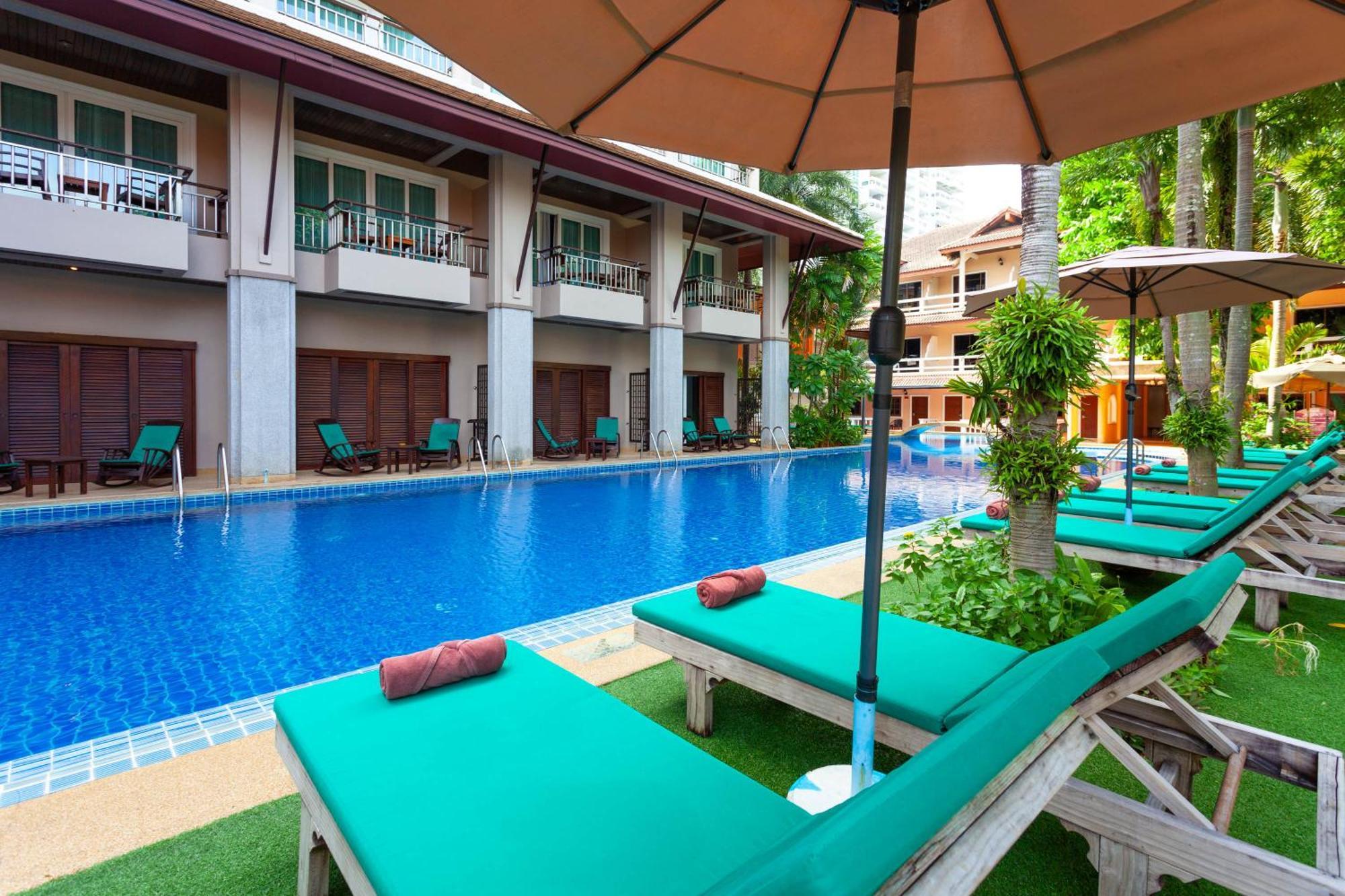 Thanthip Beach Resort Patong Exterior foto
