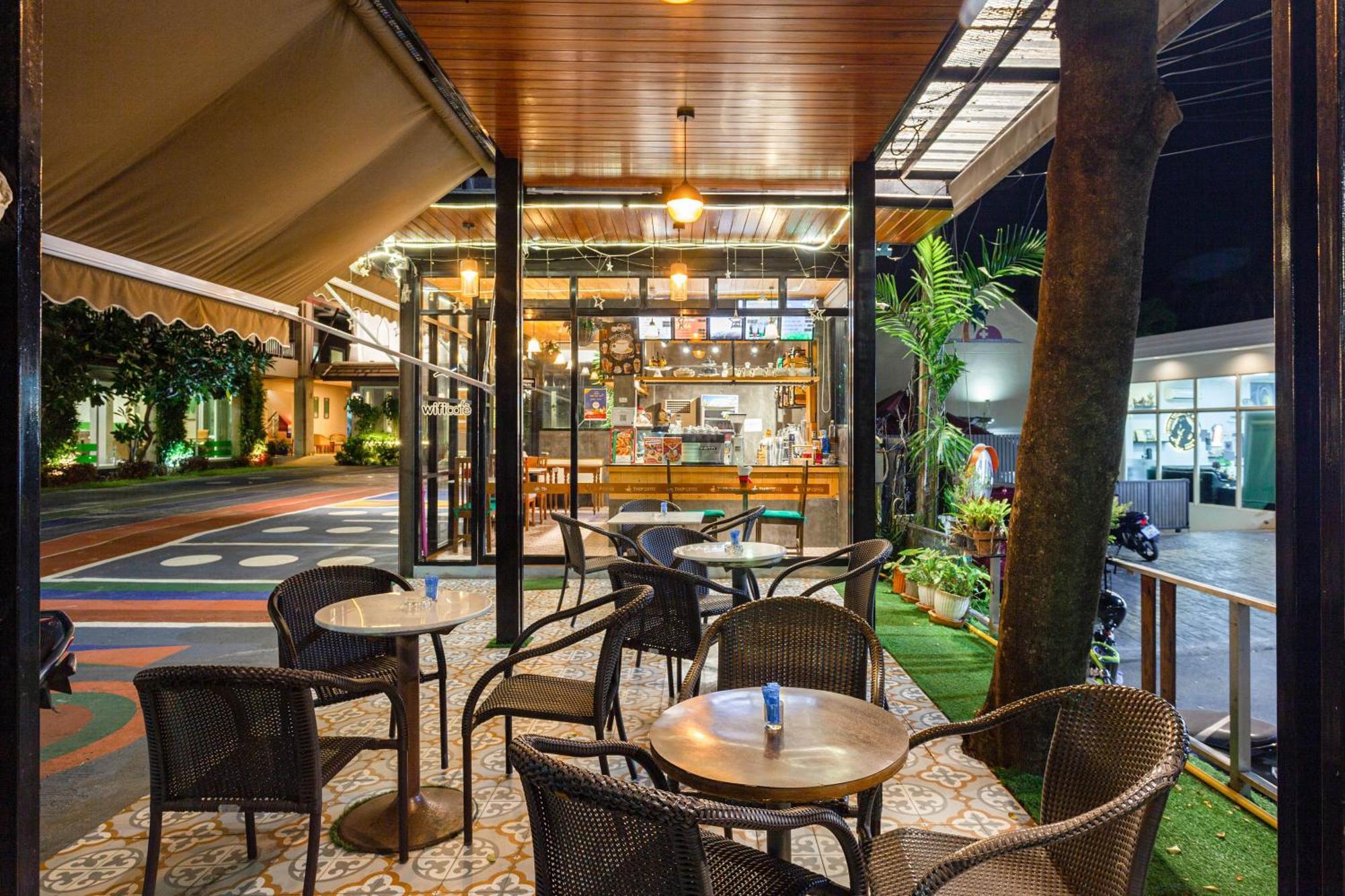Thanthip Beach Resort Patong Exterior foto