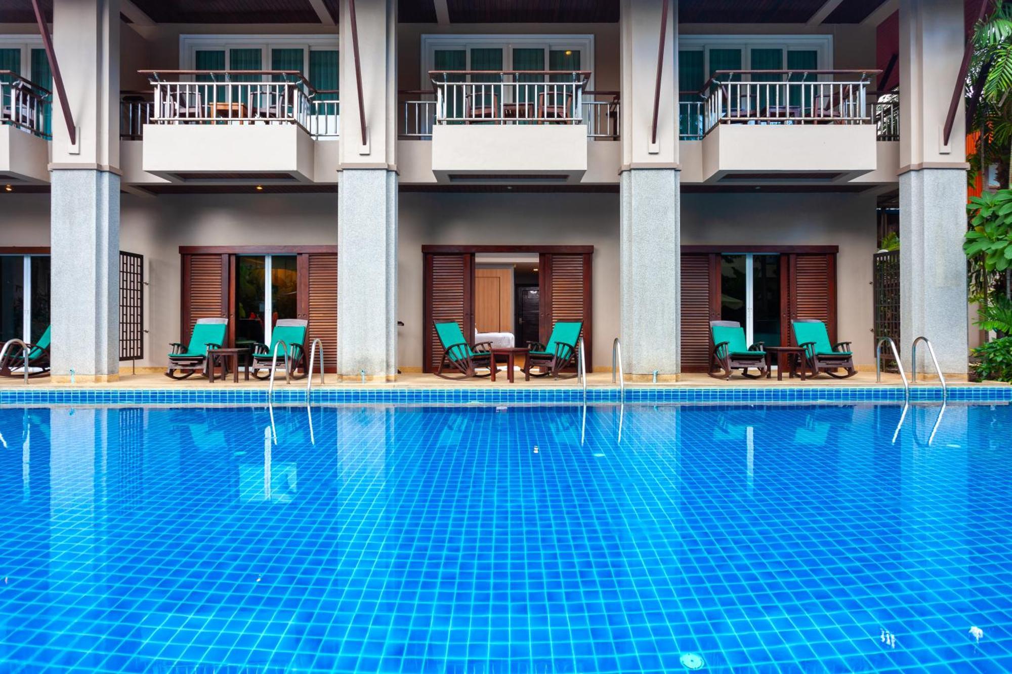 Thanthip Beach Resort Patong Exterior foto